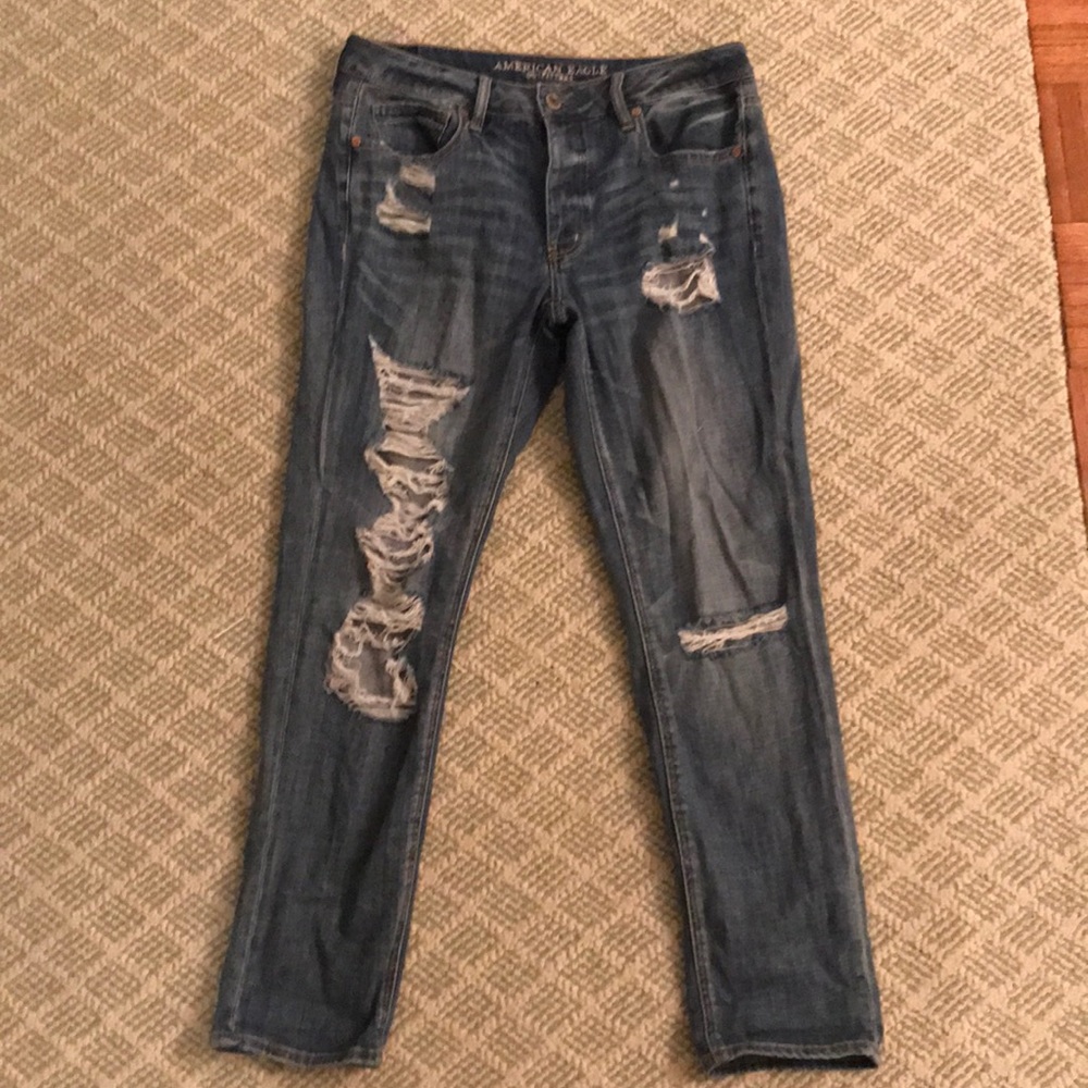 American Eagle Distressed Tomgirl Light Wash Jeans